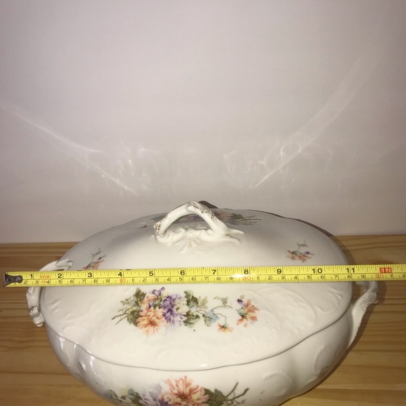 Vintage porcelain casserole dish - Picture 8 of 8